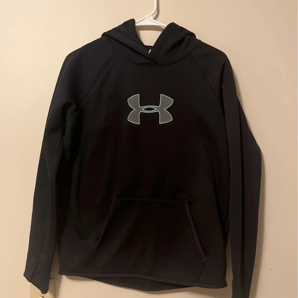 Women’s Under Armour sweatshirt